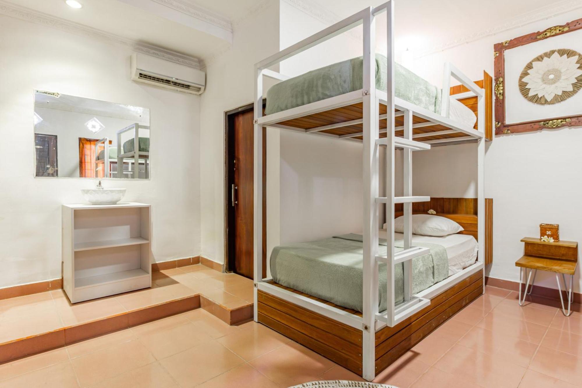 Capital O 93944 Geweka Homestay 짐바란 외부 사진