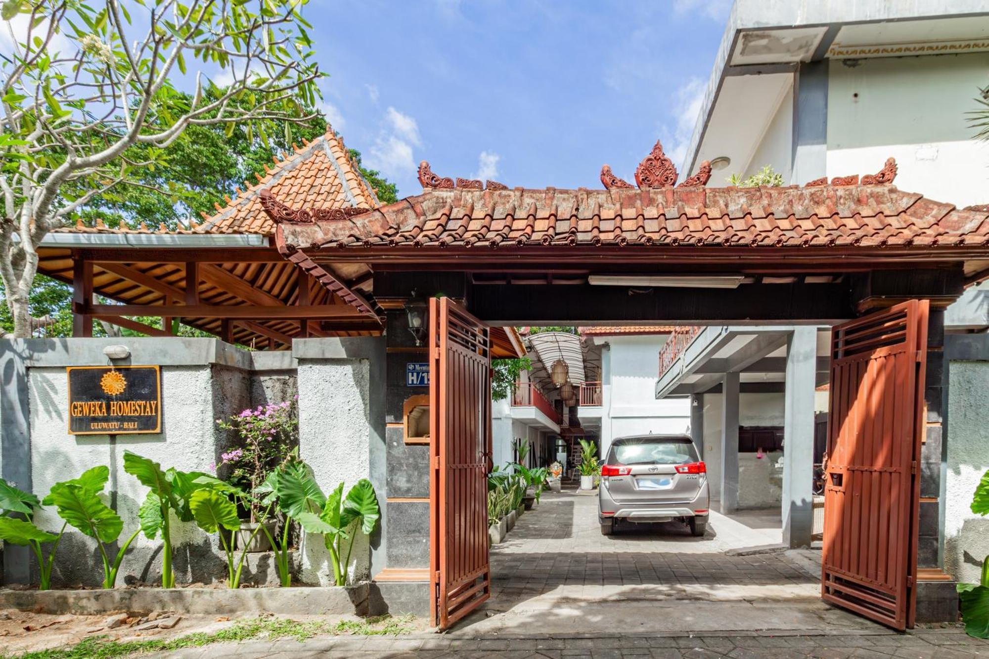 Capital O 93944 Geweka Homestay 짐바란 외부 사진
