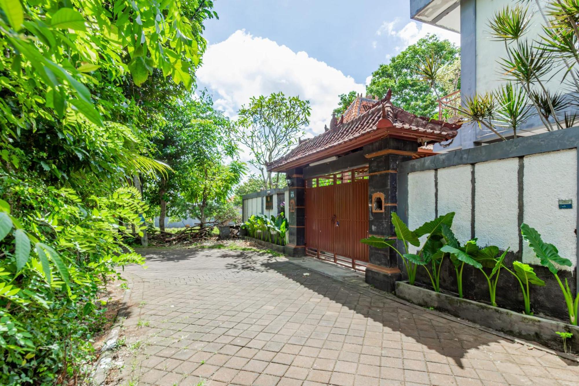 Capital O 93944 Geweka Homestay 짐바란 외부 사진
